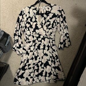 Billabong Black and Cream Floral Long Sleeve Dress